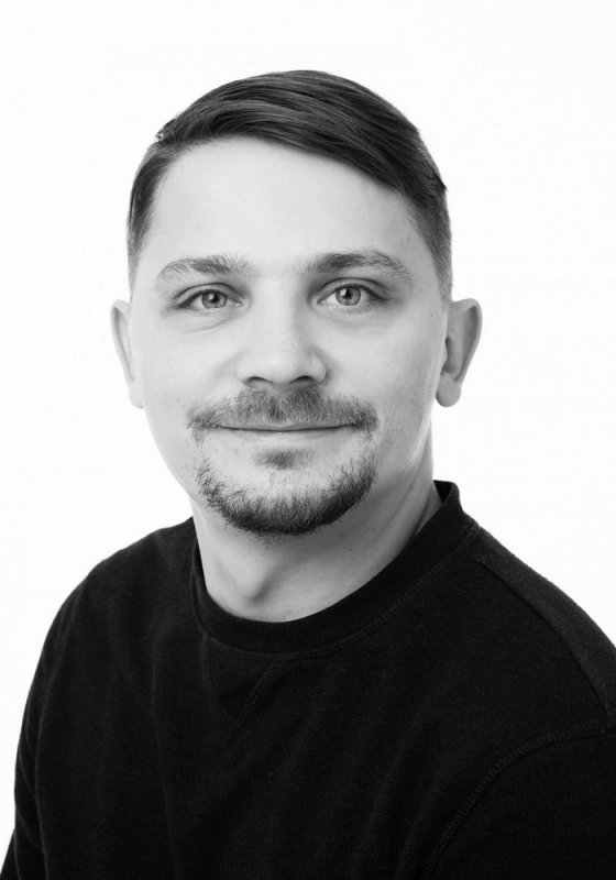 File:Koplus, Revo (foto Jaana Süld, allikas Eesti Noorsooteater).jpg